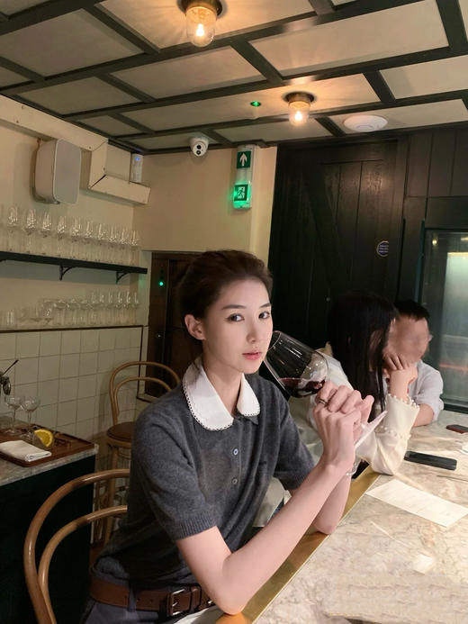 【非质量问题不退换】MiuMiu 26早春新款短袖（XHH） 商品图4