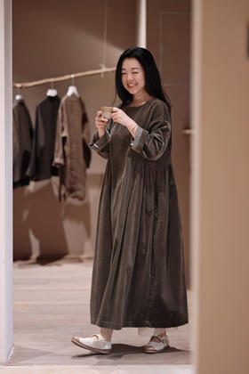 黄阿福 匹马棉灯芯绒船领连衣裙