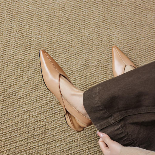 【预售5天】新款百搭一字带后空平底凉鞋女夏粗跟低跟尖头复古单鞋小皮鞋MX&mx26-099 商品图1