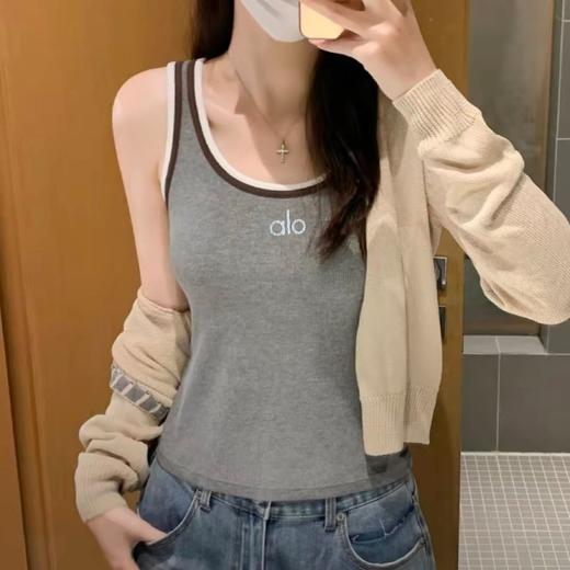 一店z 健身瑜伽必备！𝐚𝐥𝐨一体式无骨拼接背心带胸垫免穿文胸 商品图2