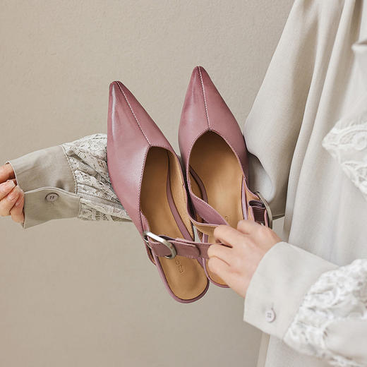 【预售5天】新款百搭一字带后空平底凉鞋女夏粗跟低跟尖头复古单鞋小皮鞋MX&mx26-099 商品图0