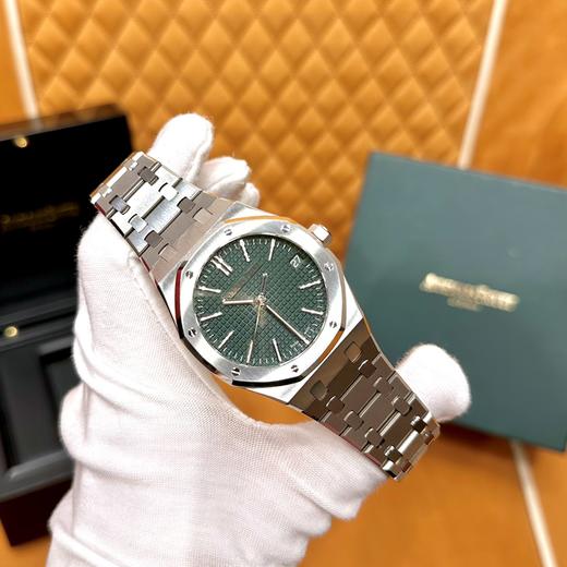爱彼 离岸橡树系列瑞士自动陀片腕表（霜金41mm） 商品图3