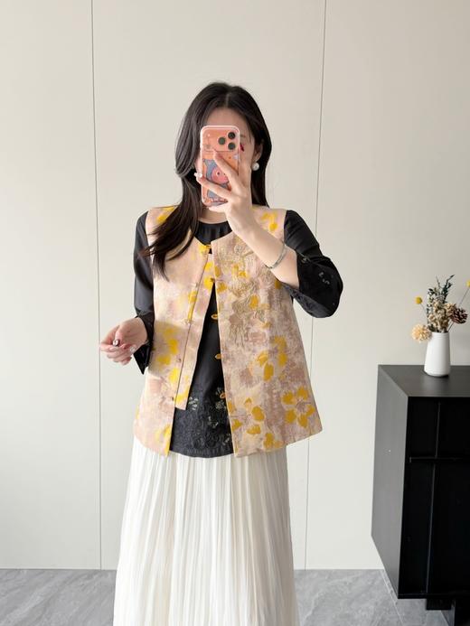 国风新中式重工人丝炒色刺绣珠片马甲＋小衫 商品图7