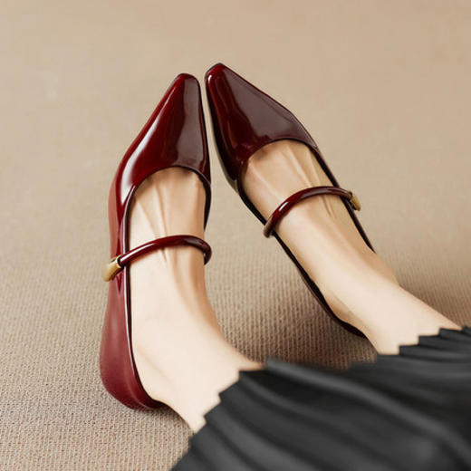 【预售5天】新款春季法式尖头玛丽珍单鞋女真皮中跟粗跟一字扣浅口小皮鞋DB&M6707 商品图1