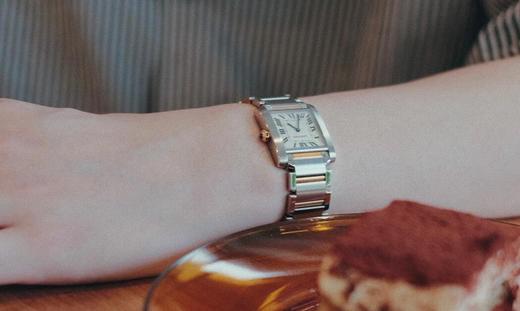 卡地亚 法国坦克系列W51007Q4瑞士石英机芯腕表 尺寸：25X20mm 商品图6