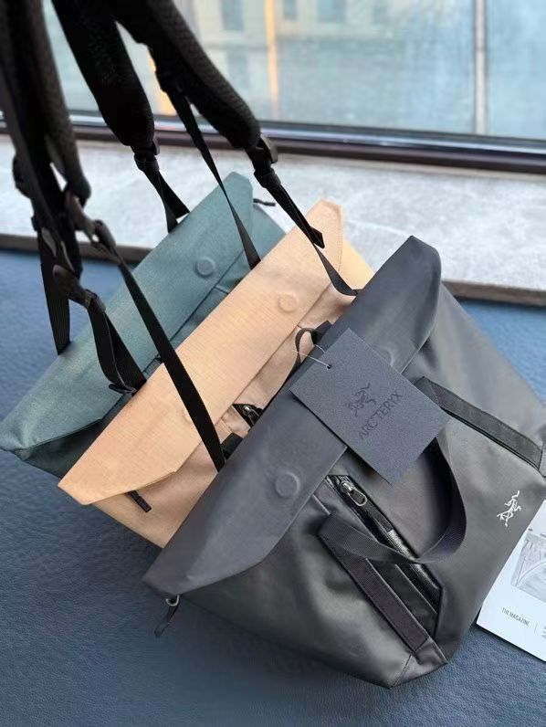 信封邮差来啦～等太久了吧，通勤或者旅游无敌，空间可以放下12.9寸的ipad