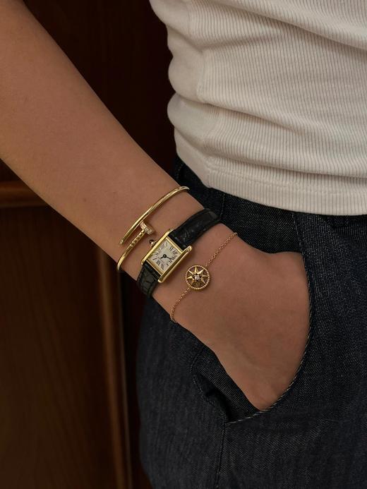 卡地亚 坦克系列W5200002 采用瑞士进口超薄石英机芯 腕表 18K黄金表壳尺寸：31x24.4mm 商品图3