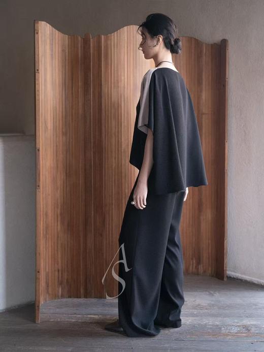 Mark Kenly Domino Tan 26PS 黑沙拼色/沙色belinda绉纱一片式上衣 商品图3