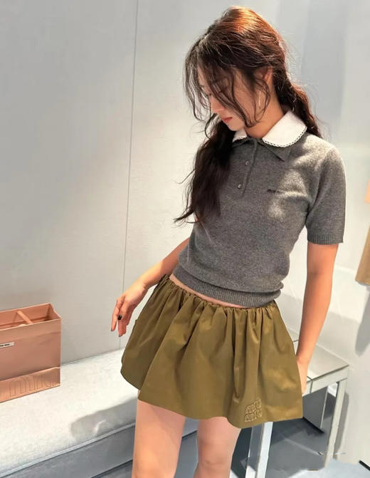 【非质量问题不退换】MiuMiu 26早春新款短袖（XHH） 商品图0