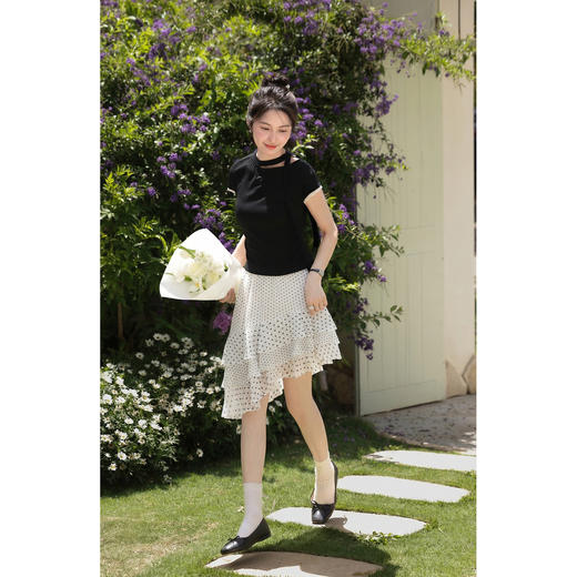 鹿向南「竹摇月影」法式气质波点短款半身裙女夏不规则设计感短裙 商品图1