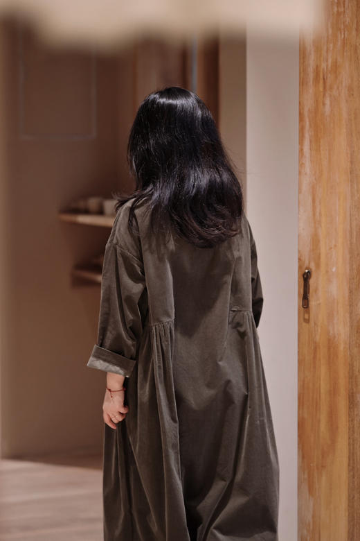 黄阿福 匹马棉灯芯绒船领连衣裙 商品图2