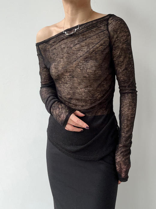 ranyepersonal｜PARADOX25RO02-2 不规则褶皱黑色打底衫 [ 黑 ] 商品图0