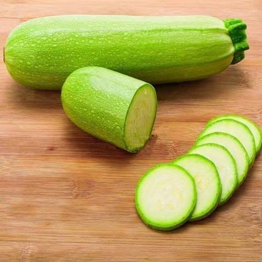 周日取货：【西葫芦瓜】一份约3.5斤左右，肉质紧实脆嫩，新鲜采摘，营养丰富。 商品图1