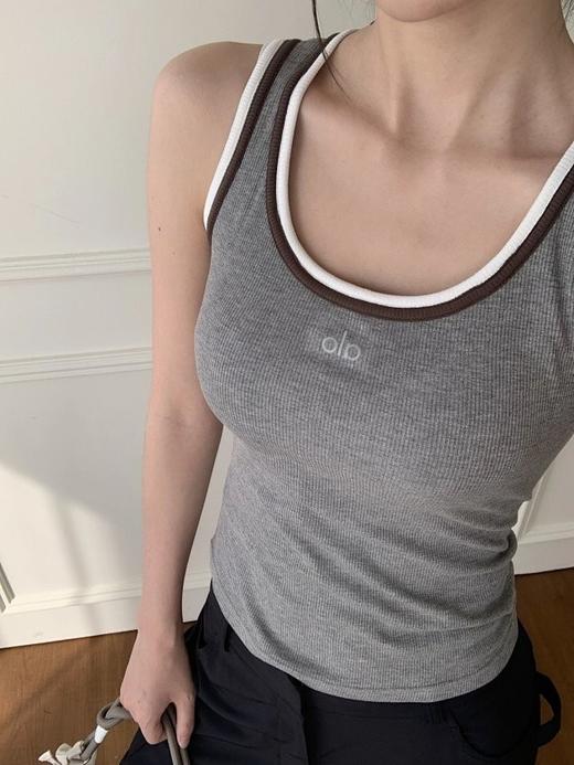 一店z 健身瑜伽必备！𝐚𝐥𝐨一体式无骨拼接背心带胸垫免穿文胸 商品图8