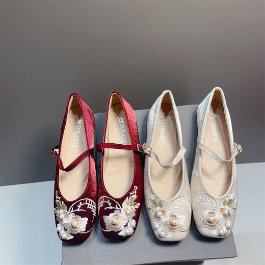 【新中式复古刺绣珍珠一字扣玛丽珍鞋】轻国风百搭配旗袍平底单鞋 商品图3