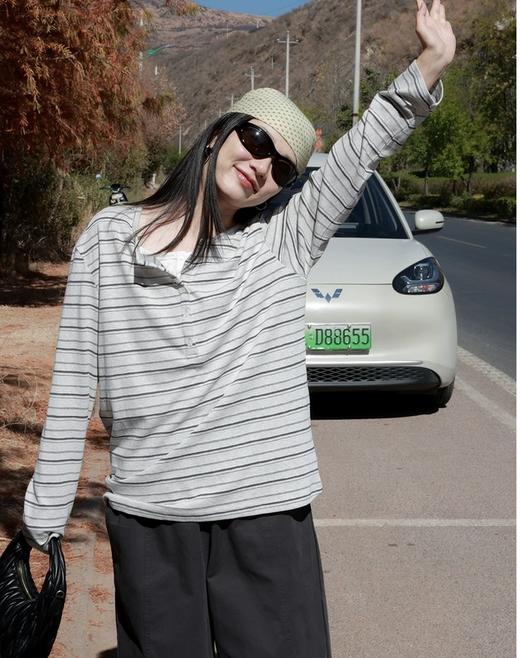 老米优品🎈预售7天！超显瘦！软fufu的春日触感~《假两件设计感半开襟条纹TEE》春天的松弛感，一件条纹T就够了🌿T260322A 商品图1