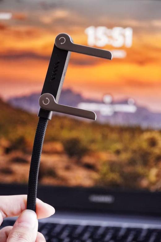 既是充电线，也是手机支架👍🏻美抖一周爆卖2.2万件的网红神器❗❗【AURARO折叠支架数据线】240W快充弯头数据线，边充边玩不挡手，追剧党/游戏党福音✔  商品图2