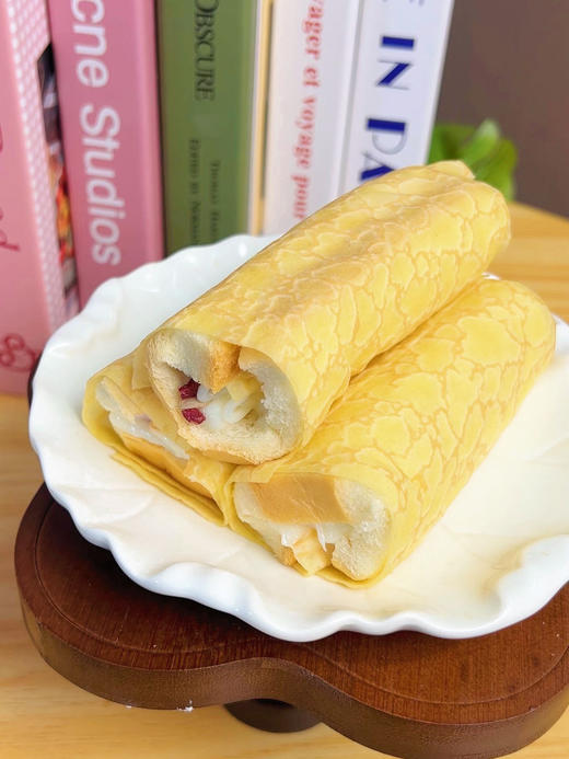 到宝！叮咚熊也太会了吧！【叮咚熊法式可丽饼面包】 直接戳中我心巴✨ 软 fufu 法式可丽饼面包双口味来袭✨ 一款榛子巧克力 × 香蕉碎🍫  商品图1