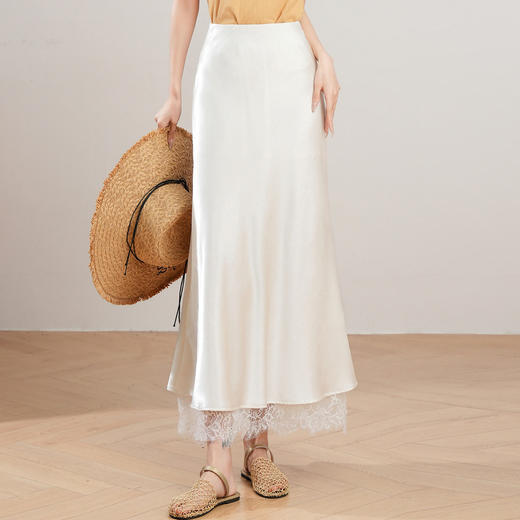 「自」全新升级【铂金会员146/天猫199/差价53】(23849)洛诗琳蕾丝拼接缎面半身裙女2026夏季新款高腰中长A字裙 商品图1