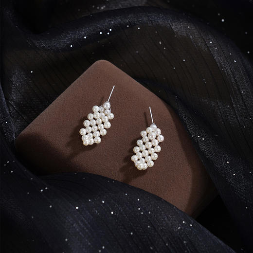 子佩集【珠帘云幕】银S925珍珠惜王妃耳钉【SPE1140004】3mm珠串珠菱形2601 商品图1