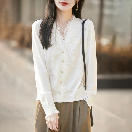 百媚生 桑蚕丝羊毛法式蕾丝拼接V领针织开衫女NS-6006-68 商品图1