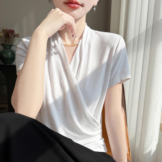 百媚生 精纺莱赛尔法式V领纯色交叉气质时尚短袖T恤YT-A311 商品图1