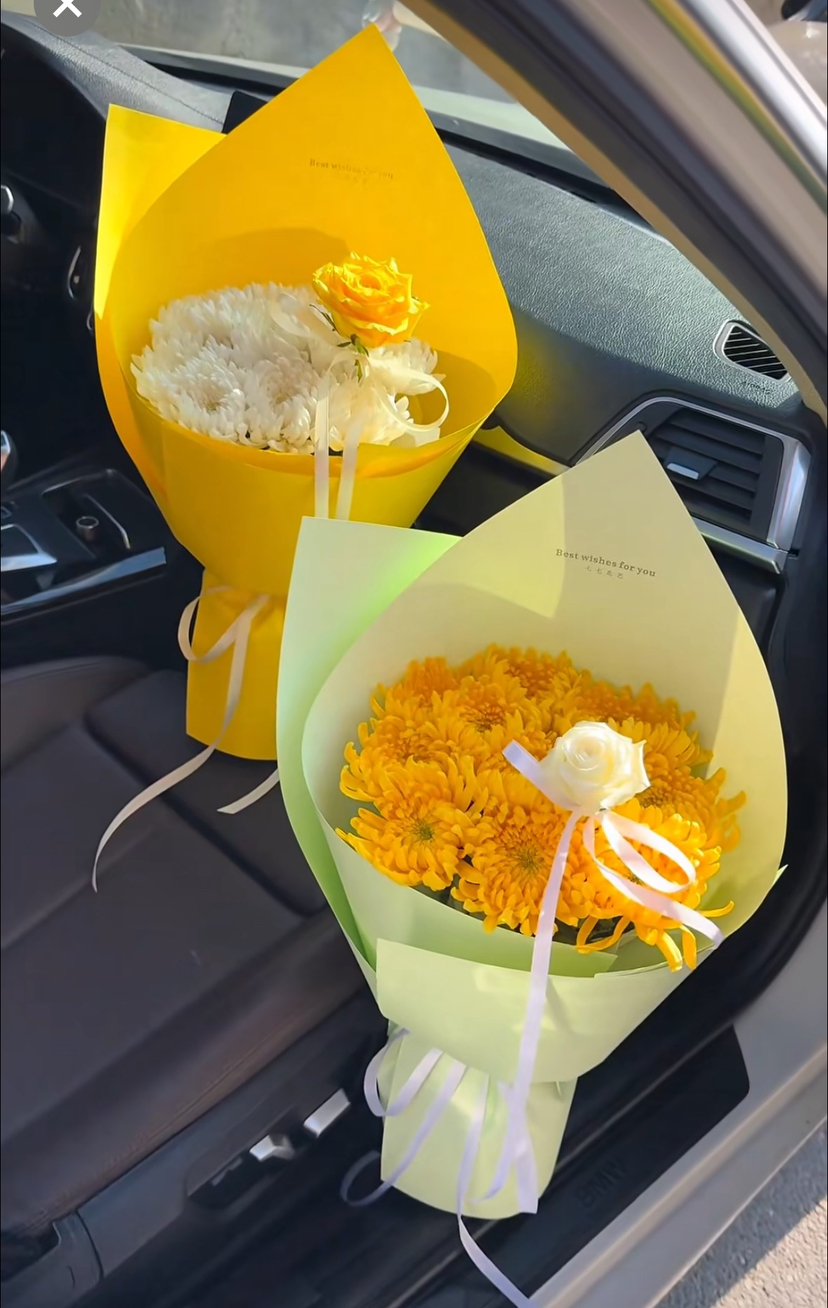 菊花花束 两款颜色可选 想念的人
在另一个世界爱你