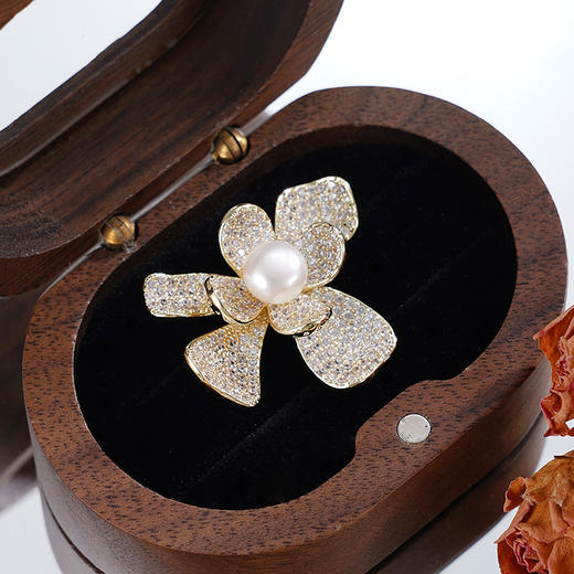 子佩集【花绽年华】珍珠AOYA奥雅胸针【XXXZ236】7mm珠镀金花朵2601 商品图0