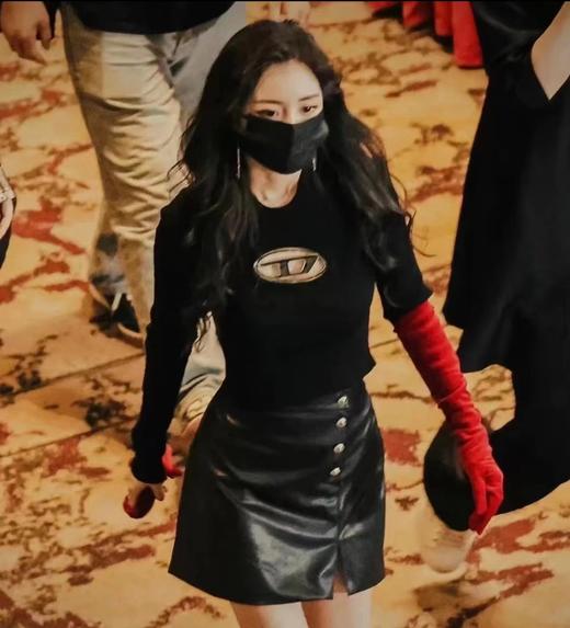 F032359针织镂空金属logo镂空字母金属针织长袖毛衣 商品图9