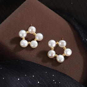 子佩集【花开甜梦】银S925珍珠惜王妃耳钉【SGE0390007】6.5mm珠镀金串珠梅花五瓣花扁珠2601