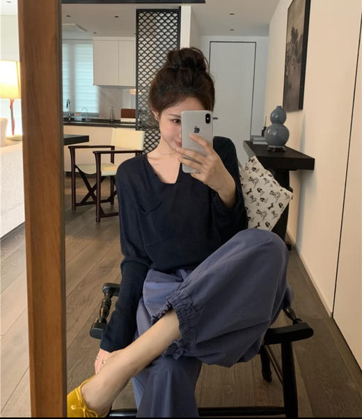 老米优品🎈41.9%莱塞尔+10.8%亚麻🍃《高级感V领亚麻慵懒针织罩衫tee》防晒罩衫！点点亚麻砂质，层次感丰富！V领设计修饰脖颈线条，显脸小！ 宽松廓形 遮肉显瘦不挑人 商品图5