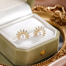 子佩集【海妖之眸】银S925珍珠惜王妃耳钉【XXED015】6.2mm珠镀金半太阳花眼睫毛2601