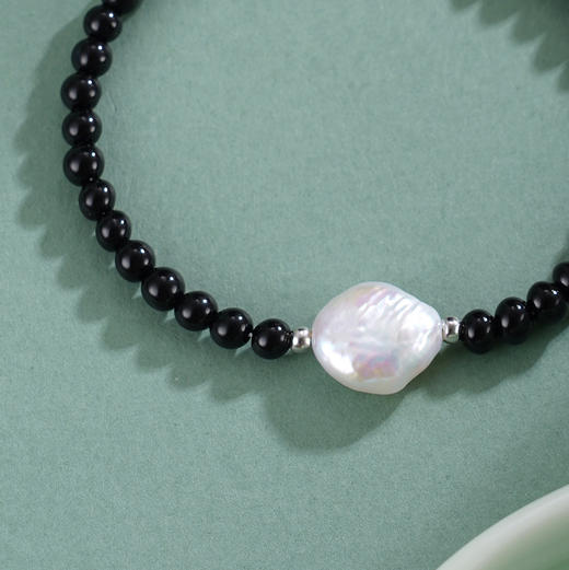 子佩集【黑白秘境】银S925珍珠惜王妃手链【SPB0260002】4mm黑珠10*12mm巴洛克扁珠黑白2601 商品图2