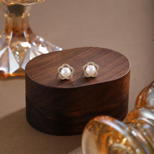 子佩集【花吻凝香】银S925珍珠惜王妃耳钉【XXED019】6mm珠镀金五瓣花朵2601 商品图3