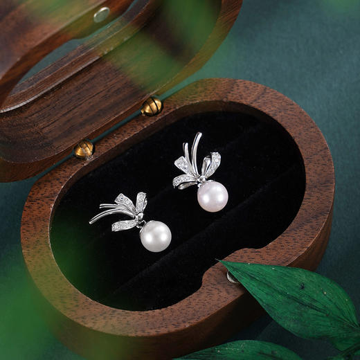 子佩集【幽兰皎月】银S925珍珠惜王妃耳钉【XXED014】6mm珠镀金兰花草双色蝴蝶结2601 商品图1