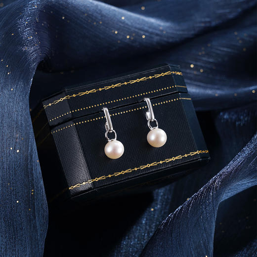 子佩集【微光凝露】银S925珍珠惜王妃耳钉【SPE0370001】8-9mm珠吊球2601 商品图1