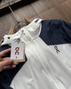 点此购买 On昂跑corejacket拼色系列春秋季男士户外弹力透气连帽外套 kad 343125 商品缩略图12