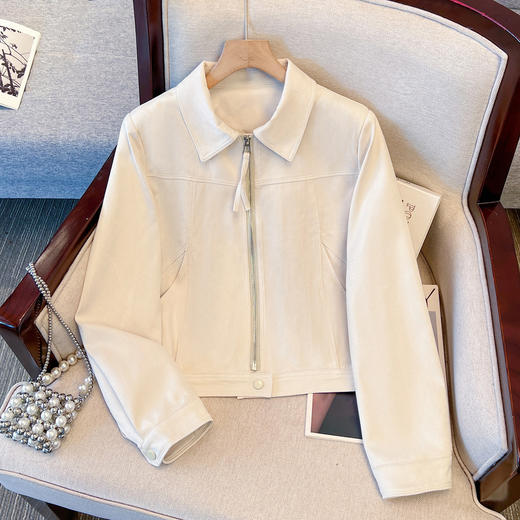 丁摩 高级感杏色翻领正肩麂皮绒厚外套春秋季新款高腰短款夹克6ZF-2162 商品图3