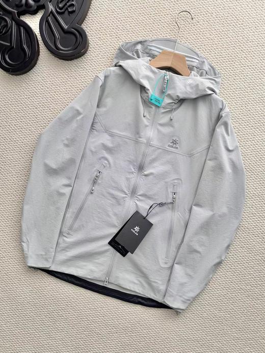 F032306春秋新款防风防雨耐磨耐刮情侣同款连帽软壳冲锋衣 商品图4