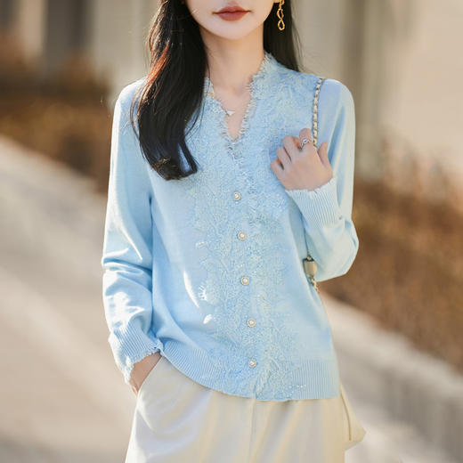 百媚生 桑蚕丝羊毛法式蕾丝拼接V领针织开衫女NS-6006-68 商品图3