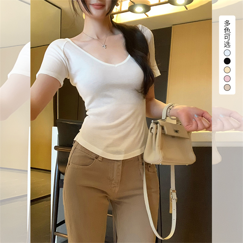 西遇莱赛尔V领短袖T恤女2026年夏季新款修身显瘦纯欲风短款上衣SS060238