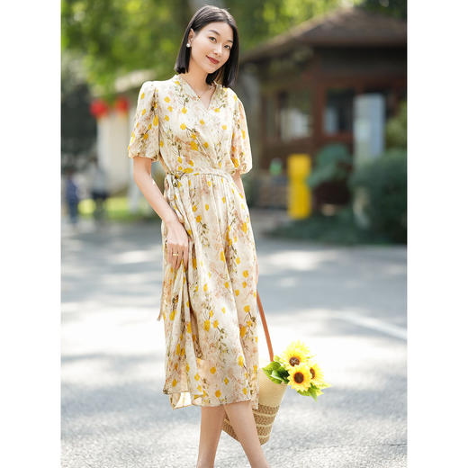 「高货kbnq」全新升级【铂金会员514/天猫699/差价185】(22818)洛诗琳法式度假风真丝印花连衣裙2026夏季显瘦碎花裙 商品图1