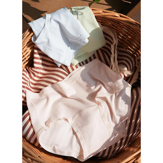 官网299！三条装内家裸感莫代尔桑蚕丝中腰内裤女 亲肤透气加长底裆加大臀围三角裤女士内裤 商品图8