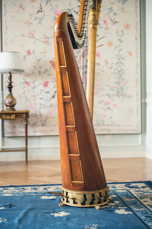 独角鹿西洋古董 19世纪法国顶级乐坊Érard签名出品「To Her Majesty & the Royal Family献给女王与王室」古希腊风格鎏金装饰椴木竖琴 商品图3