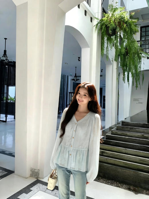 天猫同步【莱赛尔+棉】拉夏贝尔/La Chapelle气质感垂感舒适显瘦法式纯色V领上衣时尚排扣长袖衬衫 商品图12