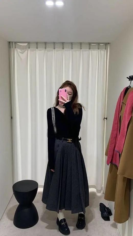 【egg.smile九色纯欲V领打底衫】9色可选~单穿显瘦，叠穿有层次，视觉显瘦10斤！V领设计，若隐若现的撩人魅力WD 商品图7