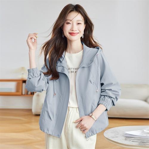 百媚生 连帽短款风衣外套女休闲夹克上衣MUZI68870 商品图5