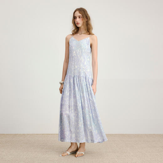 lost in echo2026年春夏新款时髦V领吊带低腰修身显瘦刺绣连衣裙 商品图3