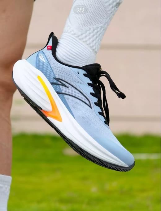 【爆款】安踏火箭7代丨防泼水防滑抓地跑步鞋男子耐磨运动鞋112545581 商品图1