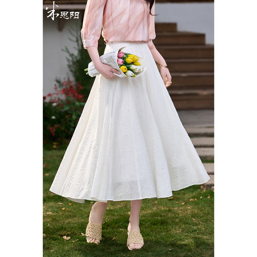 肌理感天丝半身裙 米思阳2026春新款高级感舒适休闲多片式立裁百搭大摆裙半身裙女6008 商品图0